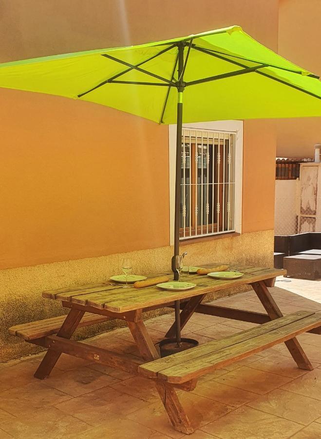 Aisha House Vila Relleu Exterior foto